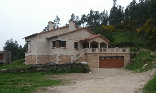 Fotografía de vivienda de granito en Redondela