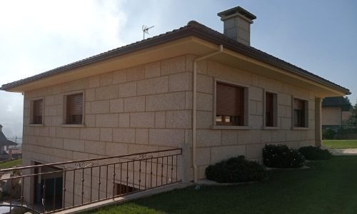 Fotografía de vivienda de granito en Redondela