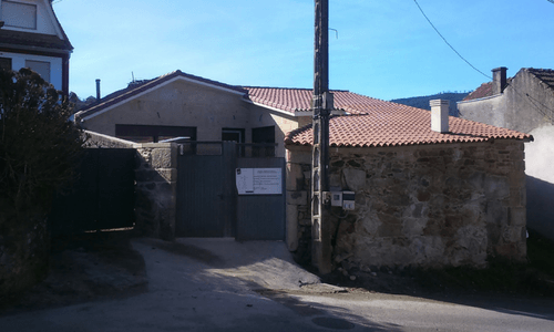 Fotografía de una vivienda rehabilitada de granito en Redondela